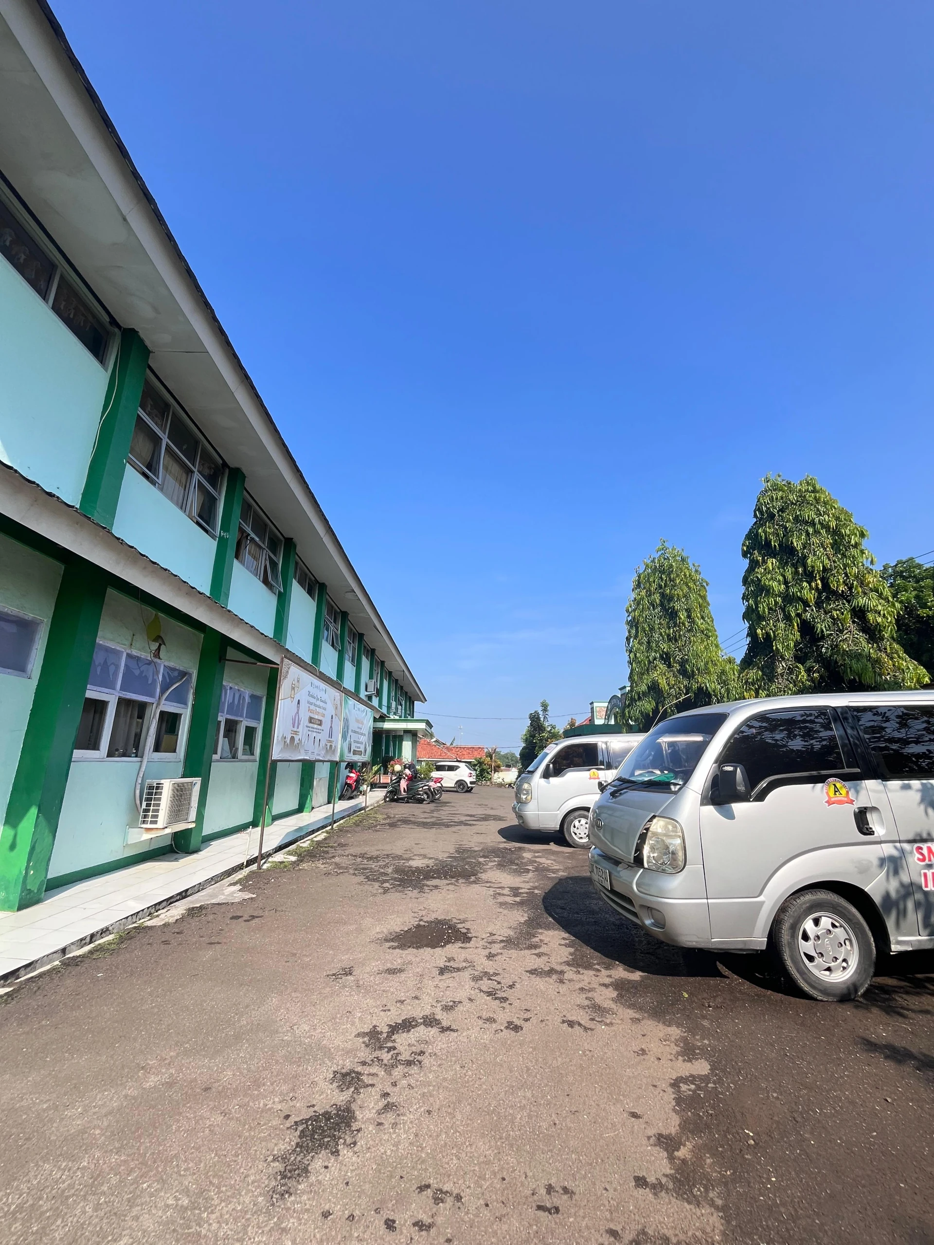 Area Parkir Mobil